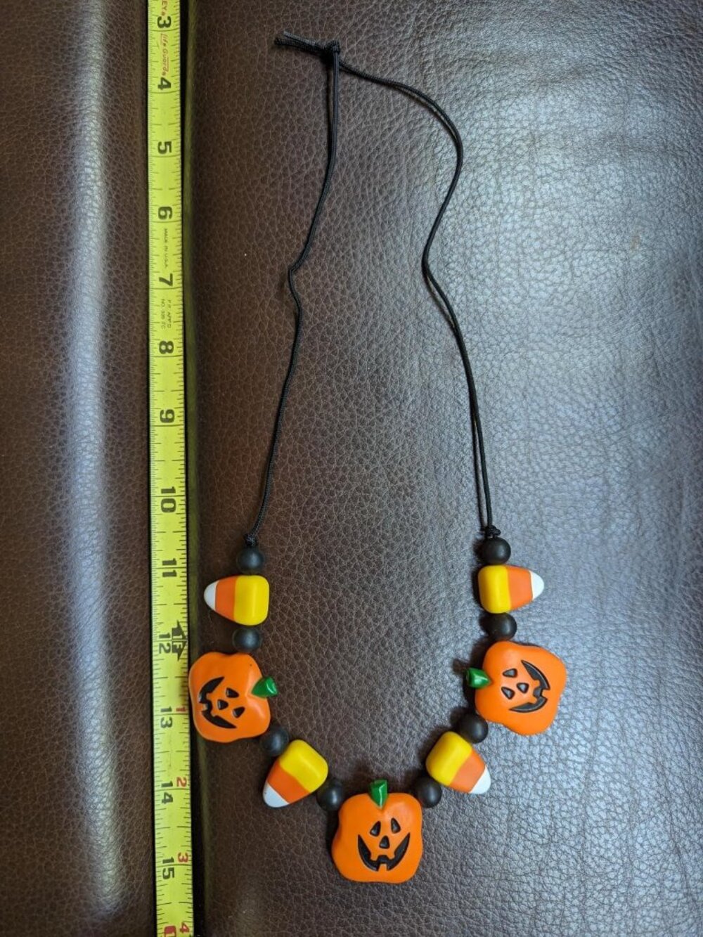 1988 Hallmark Vintage Halloween Candy Corn & Happy face Pumpkins Necklace.